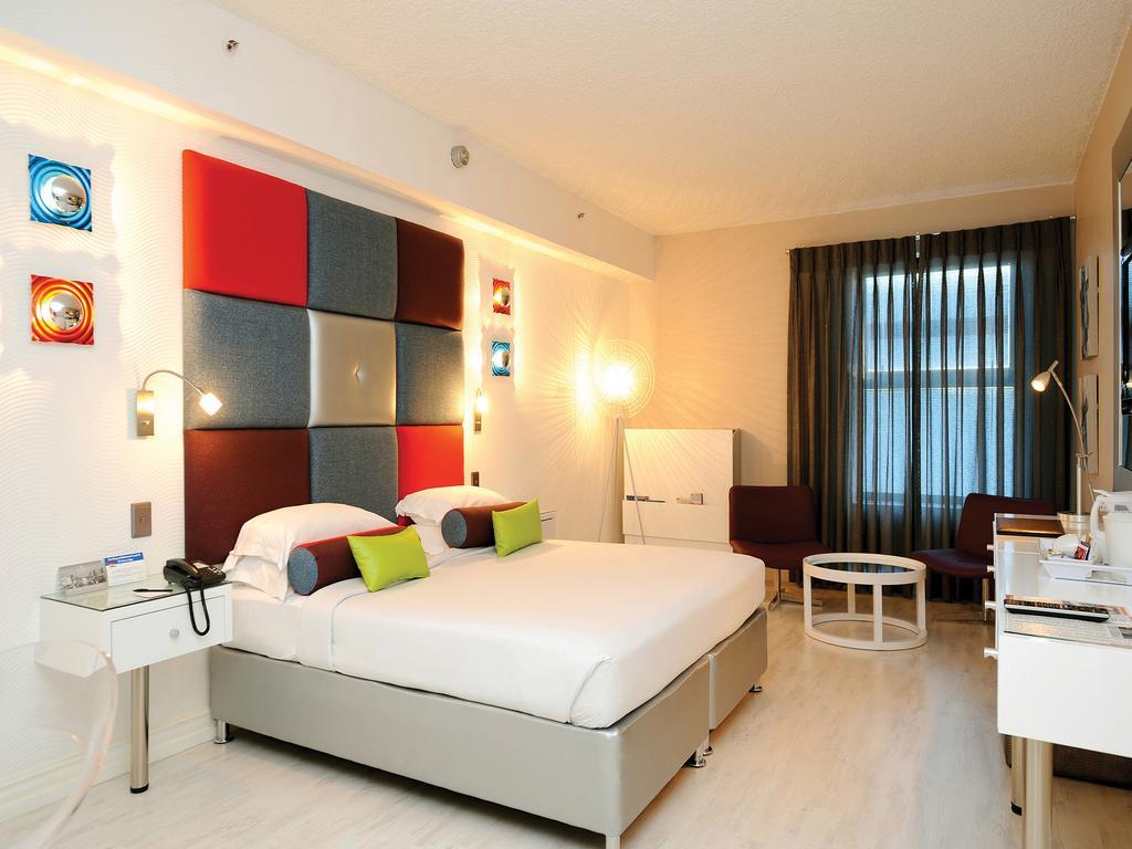Peermont Metcourt Suites At Emperors Palace Kempton Park Eksteriør billede